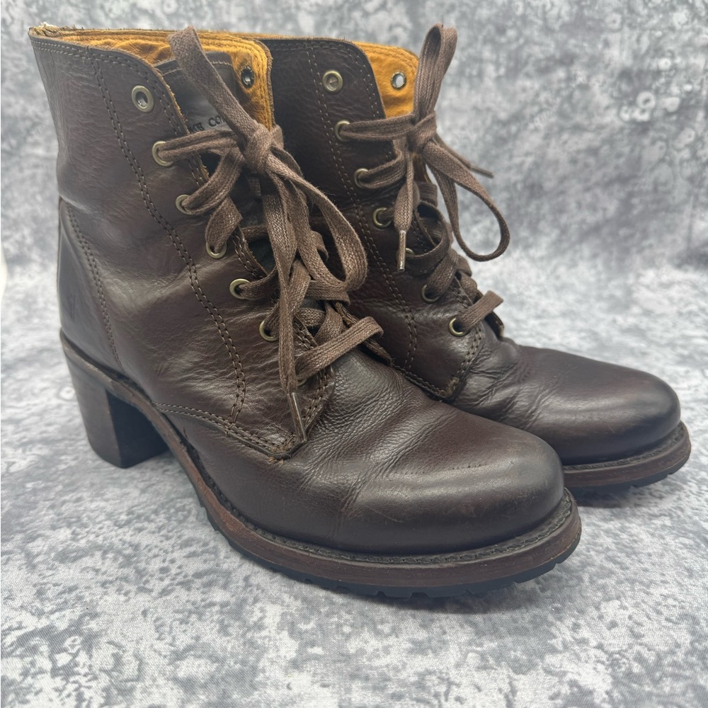Frye Vintage Sabrina 6G Lace Up Boots